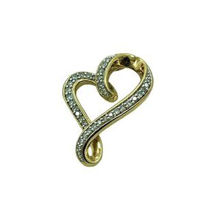 Exquisite 10K Gold Heart Pendant with Sparkling Diamonds – Elegant Jewelry Gift